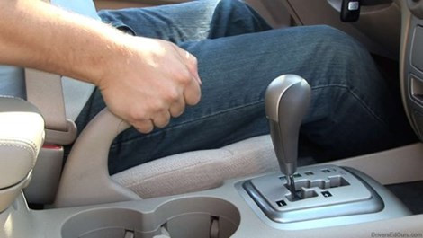 Những lỗi thường gặp của tài xế mới khi sử dụng và lái xe ô tô